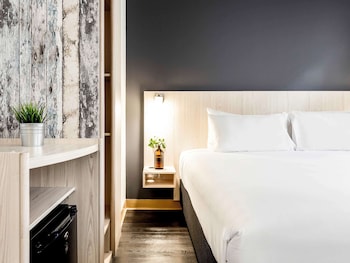 ibis sydney barangaroo hotel