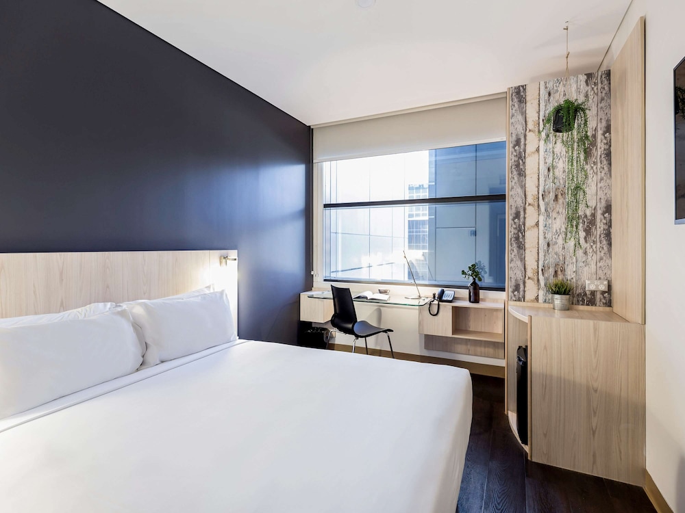 ibis sydney barangaroo hotel