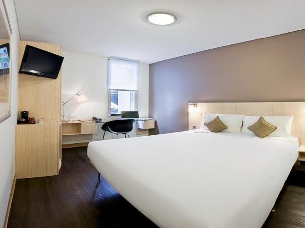 ibis sydney barangaroo hotel