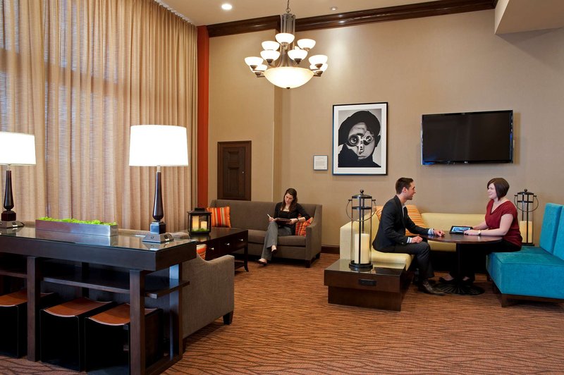 hilton garden inn milwaukee downtown