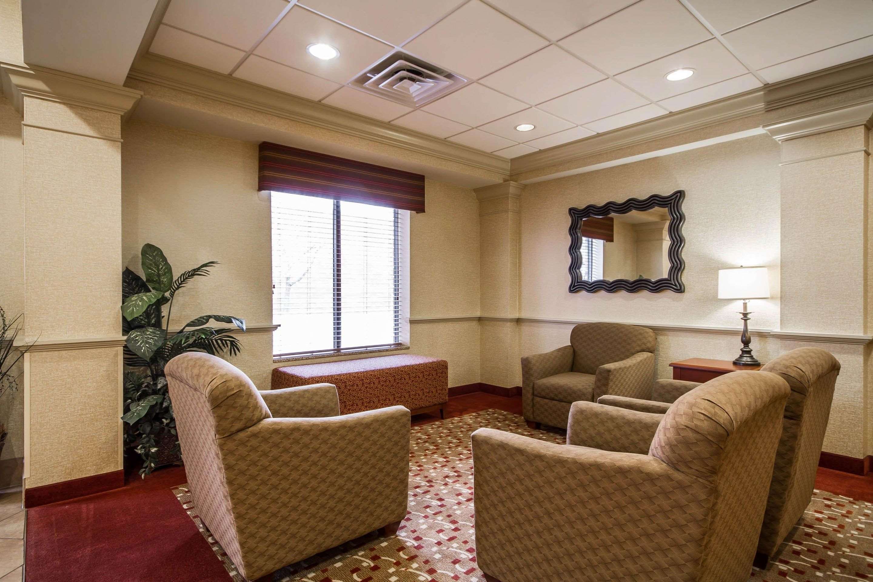 sleep inn and suites airport