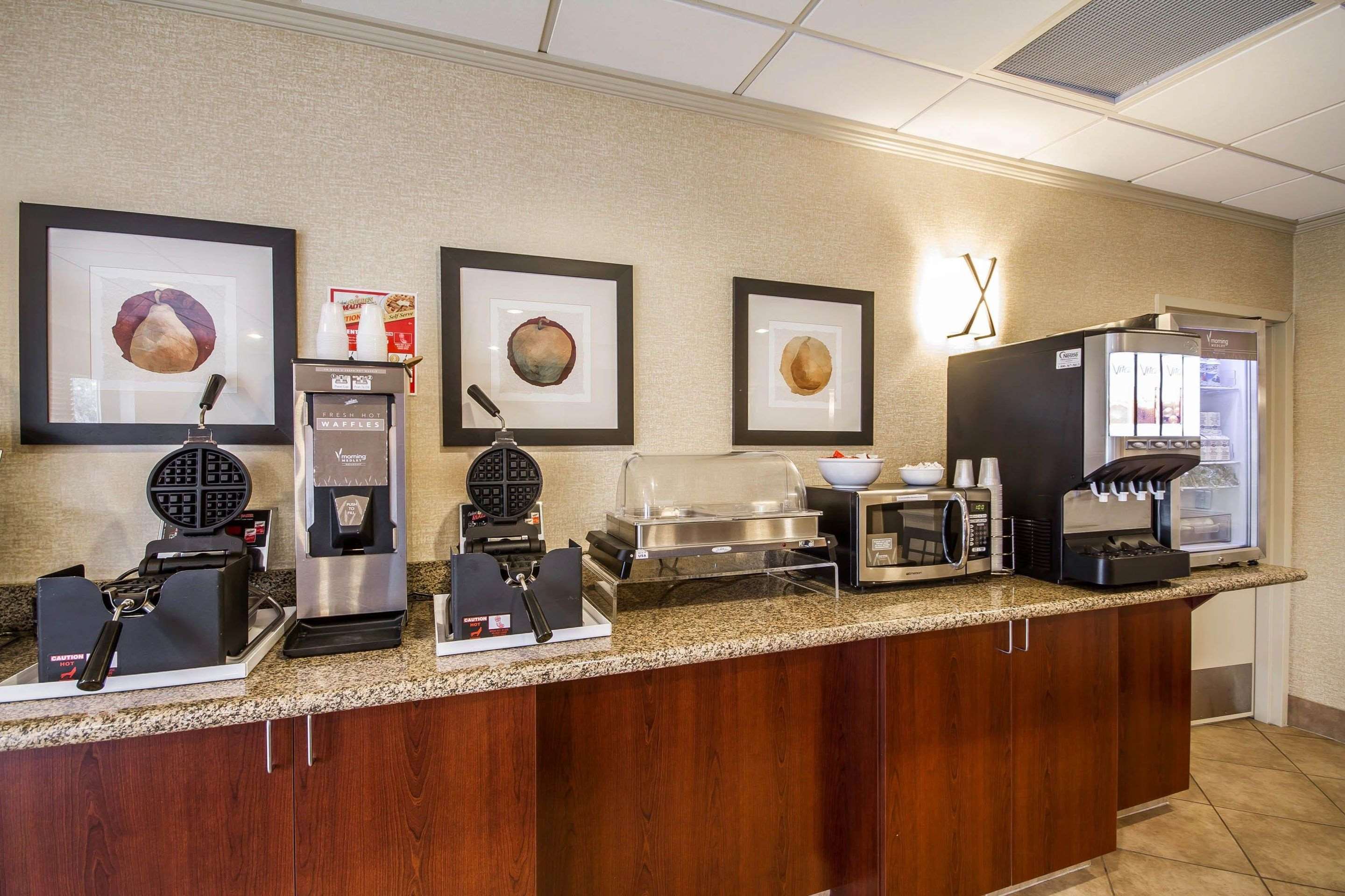 sleep inn and suites airport