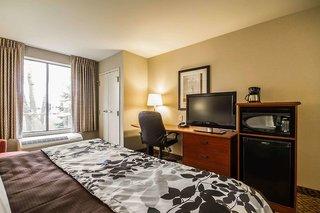 sleep inn and suites airport