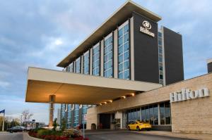 Hilton Toronto Airport Hotel & Suites,Burlington>>Brampton,4 star