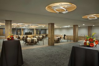 hilton toronto airport hotel and suites