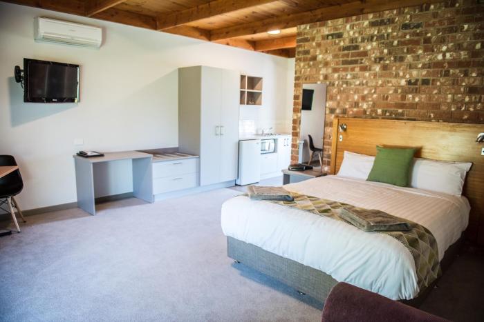 cadell on the murray motel resort