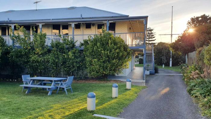 point lonsdale guest house