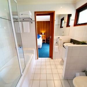 point lonsdale guest house