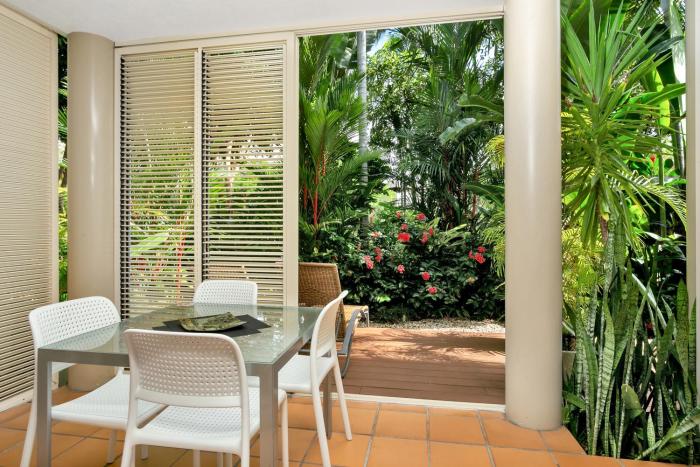 port douglas apartments adults only oasis