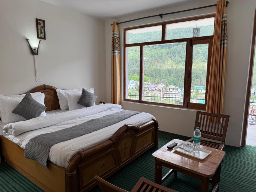 hotel alpine himalayan view manali