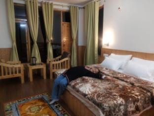 keylong heights guest house