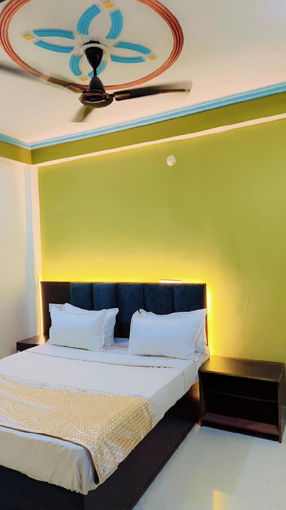 hotel shree radha rani palace