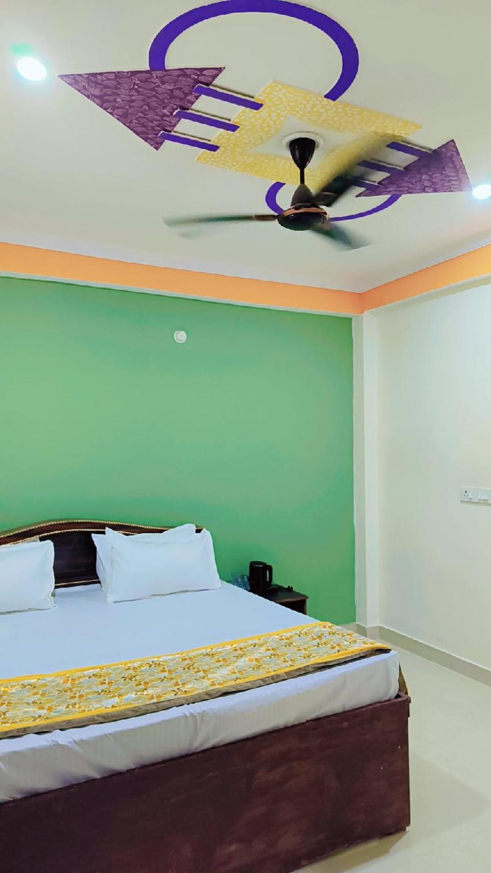 hotel shree radha rani palace