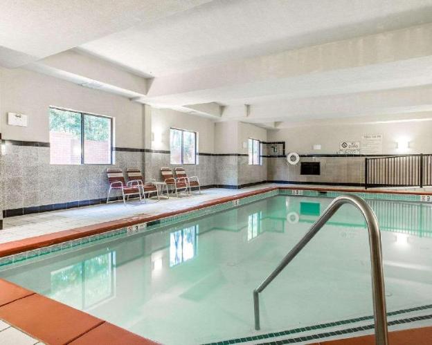 comfort suites morrow atlanta south