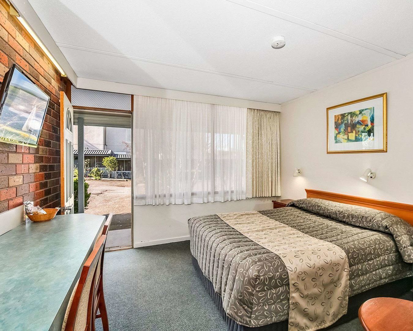 cedar lodge motel morwell