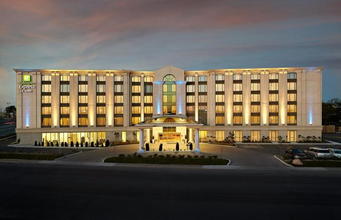 holiday inn hotel and suites montreal airport an ihg hotel