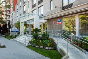 Le Nouvel Hotel,Quebec>>Montreal,4 star