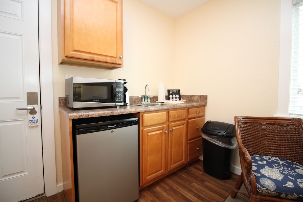 fin n feather waterside inn by kees vacations