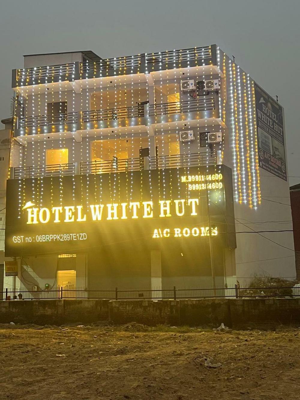 hotel white hut