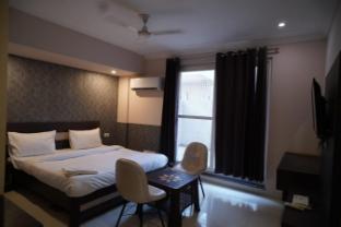 akshay corporate hotel