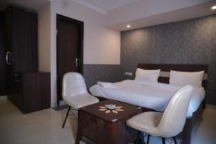 akshay corporate hotel