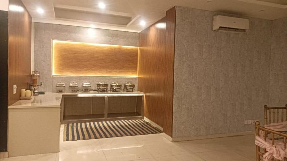 akshay corporate hotel