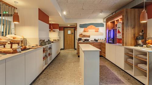 Kyriad Dax - Saint-Paul-Les-Dax,276 Avenue Du Marechal Foch,0 star