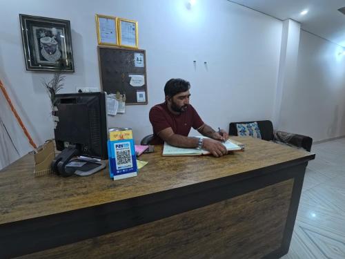 hotel aapno shyam and restaurant