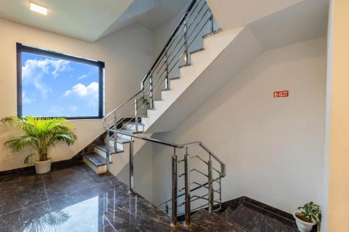 hotel admire inn sector 104