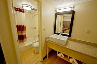 red roof inn plus and suites naples downtown 5th ave s