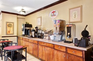 super 8 by wyndham raleigh downtown