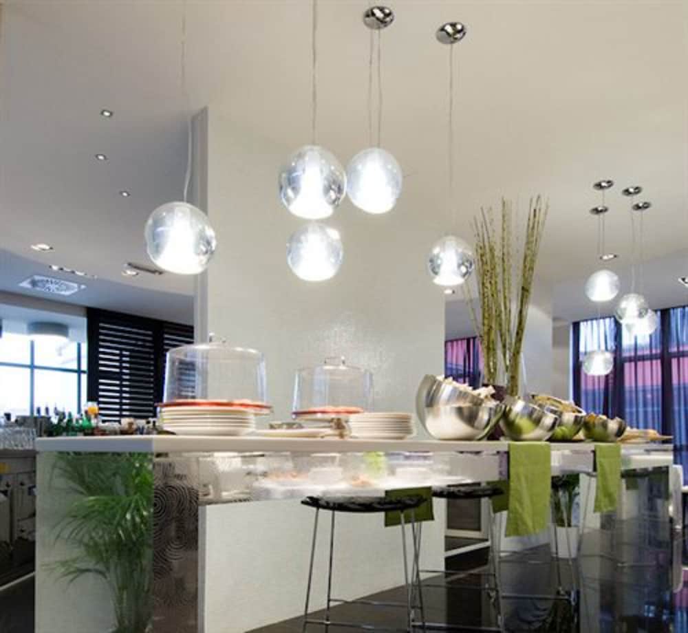 italiana hotels milan rho fair