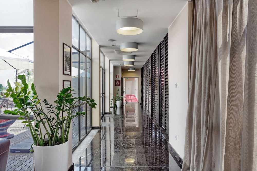 italiana hotels milan rho fair