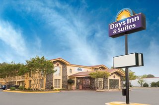 days inn and suites by wyndham huntsville