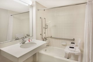 days inn and suites by wyndham huntsville