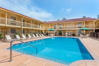 days inn and suites by wyndham huntsville