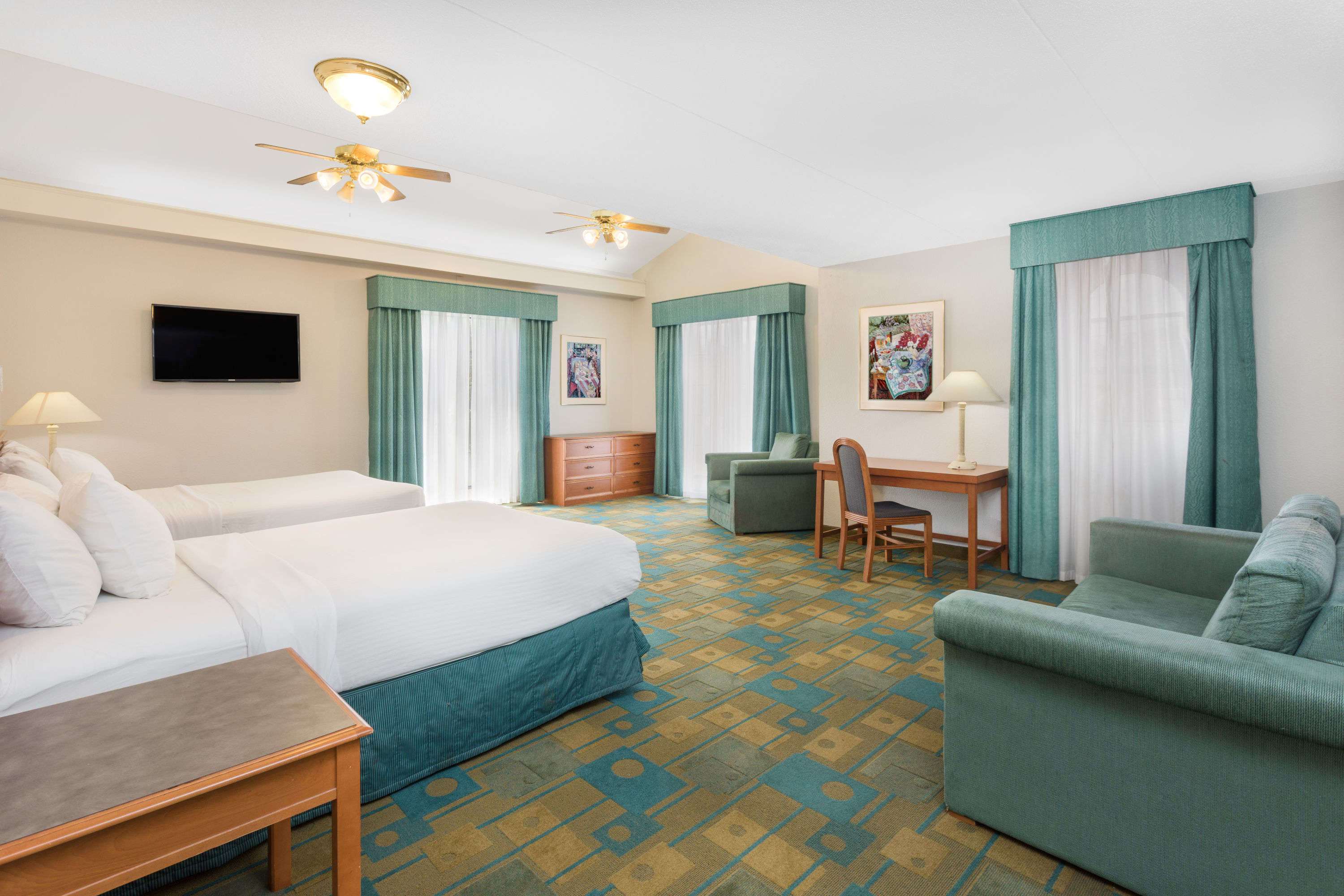 days inn and suites by wyndham huntsville