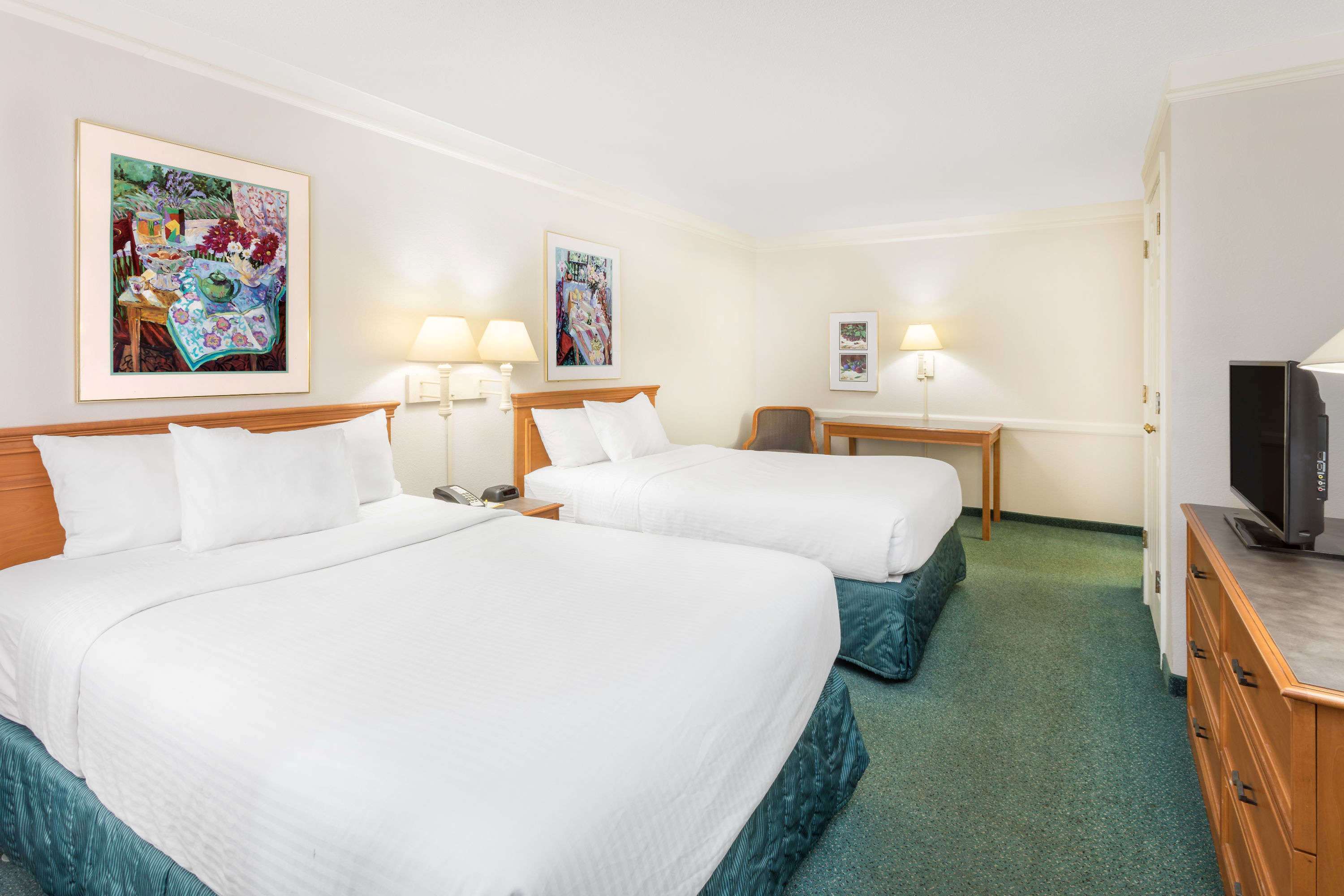 days inn and suites by wyndham huntsville