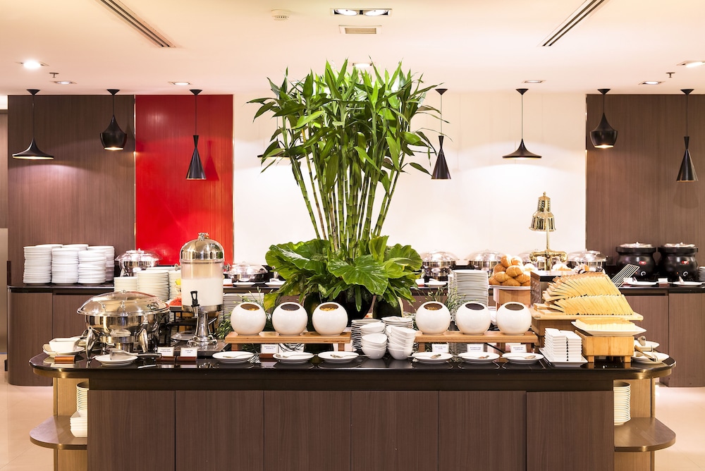 ibis bangkok riverside