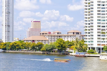 ibis bangkok riverside