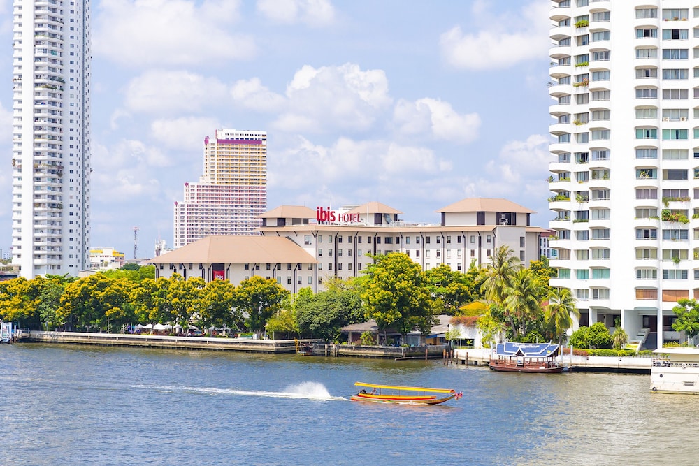 ibis bangkok riverside