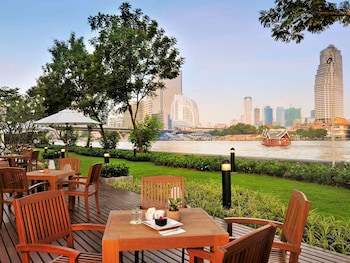 ibis bangkok riverside