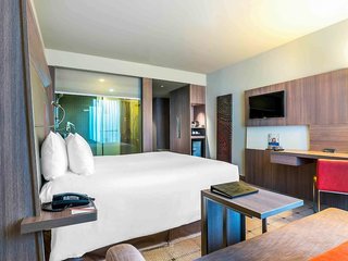 novotel bangkok platinum