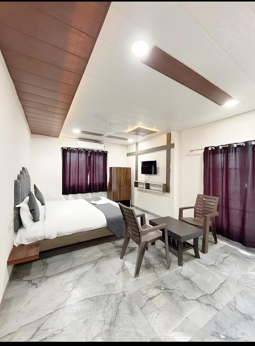 hotel dhana lakshmi bliss