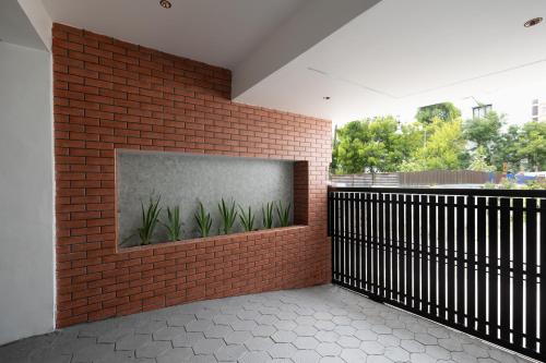 sri varee residency