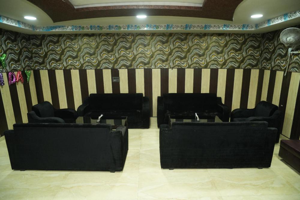 comfort stay saheed path ahimamau near lulu mall