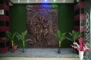 comfort stay saheed path ahimamau near lulu mall