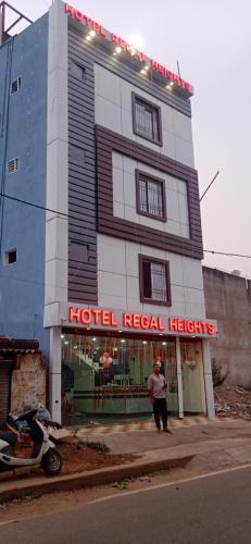 hotel regal heights