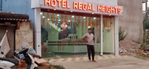 hotel regal heights