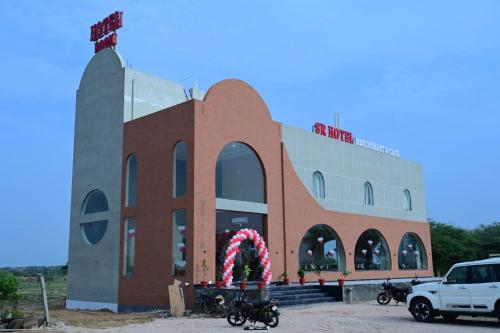 sr hotel restaurant and cafe